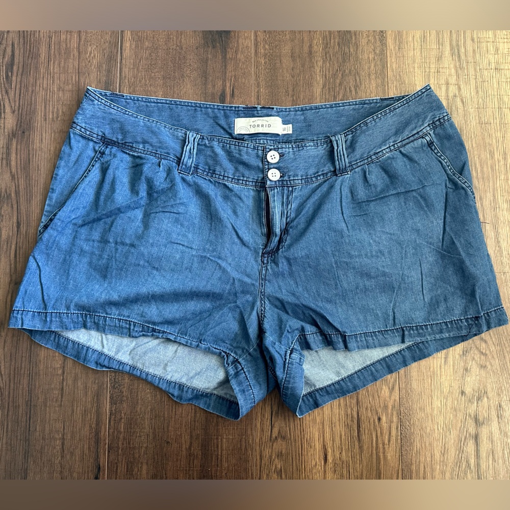 EUC Torrid Denim Shorts Size 16